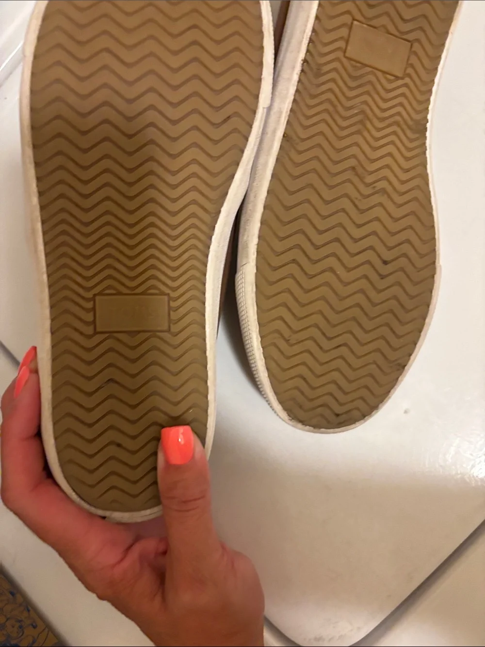 Toms casual low